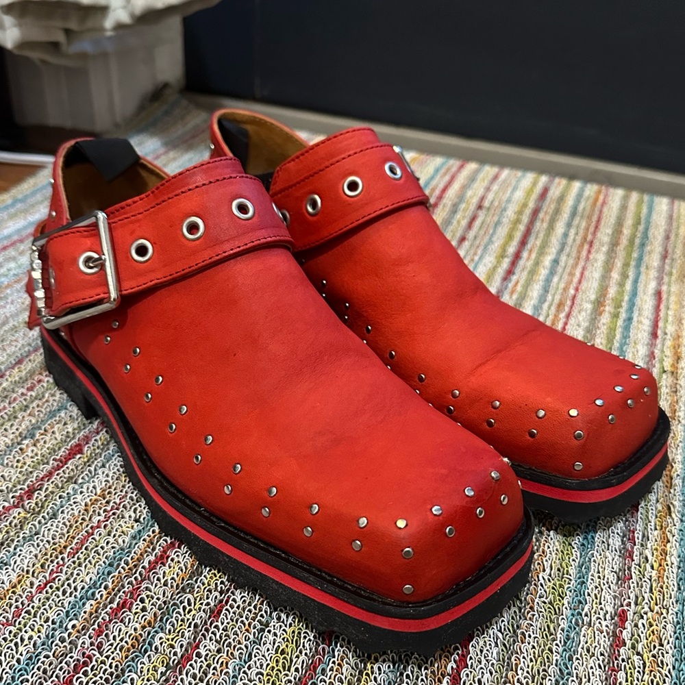Fluevog NEARLY NEW Carlton MK1 Foyt slip-on red studded shoe M7/W9 (fits 8/10) - Picture 2 of 16